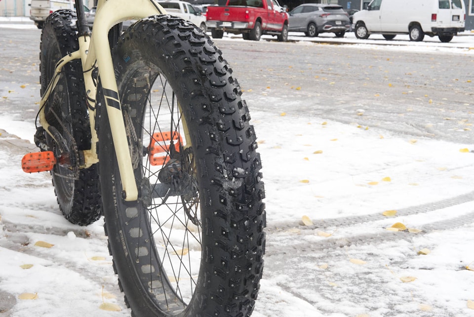 34119716_web1_231006_YKN_News_Winter-cycling_750-wb_2