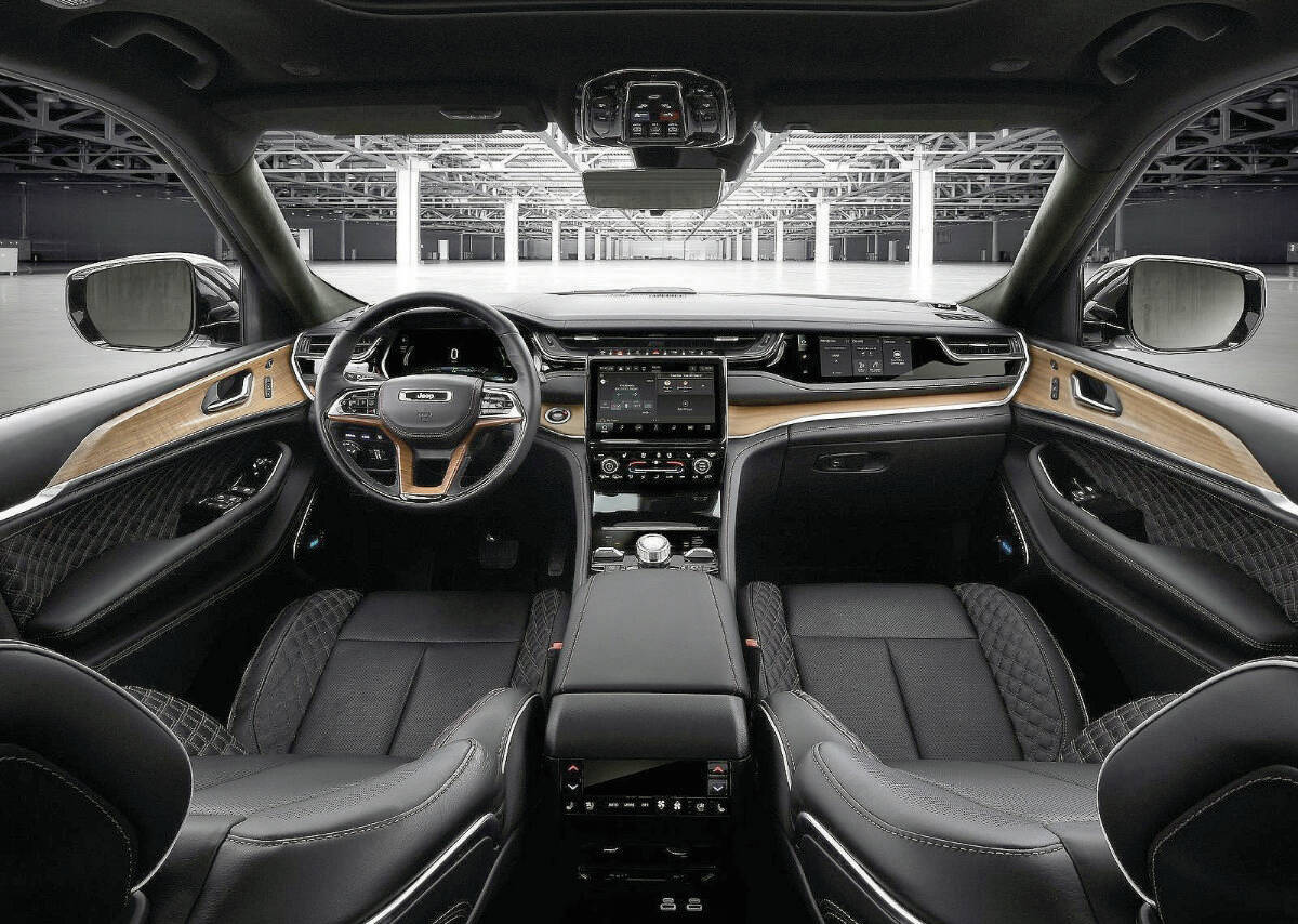 The Grand Cherokees interior is beautiful, with plenty of luxury touches. Among the options is a front passenger infotainment/navigation screen in the dash. Users can select routes and pass the info to the larger 10.1-inch primary screen. Theybcan also use their screen for entertainment. PHOTO: STELLANTIS