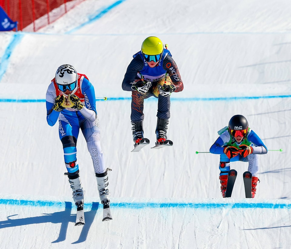 34564401_web1_231118_YKN_Sports_Alpine-skiing_300-wb_1