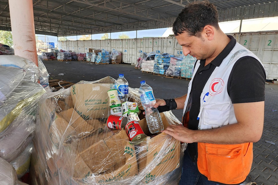 34573089_web1_231117_YKN_NEWS_Gaza_fundraiser500_1